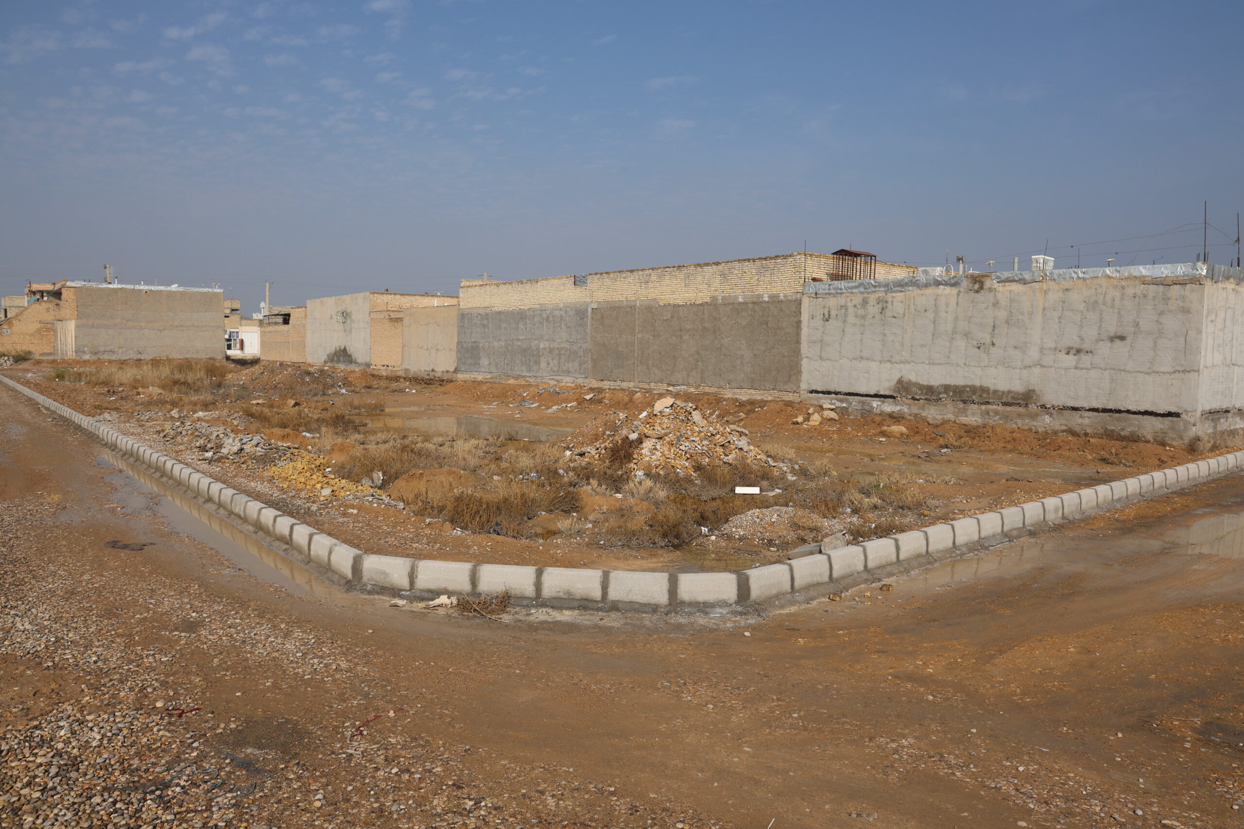 ساماندهی معابر شهری با اجرای جدول‌گذاری استاندارد